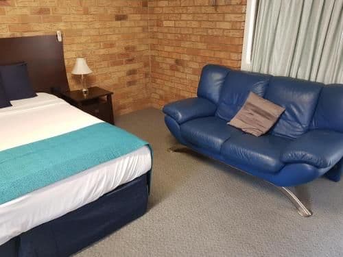 Deluxe King Suite