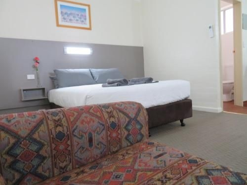 บิช็อป ลอดจ์ นารันเดรา (Bishops Lodge Narrandera)2