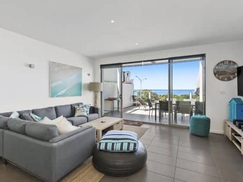WATERFRONT SEVEN - In the heart of Lorne WATERFRONT SEVEN - In the heart of Lorne