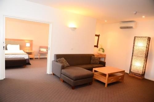 Mornington Hotel3