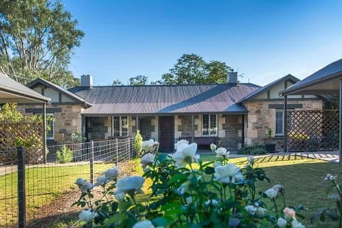 Stoneleigh One-Bedroom Cottage - 1