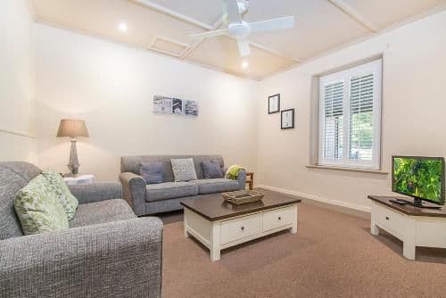 Stoneleigh One-Bedroom Cottage - 1