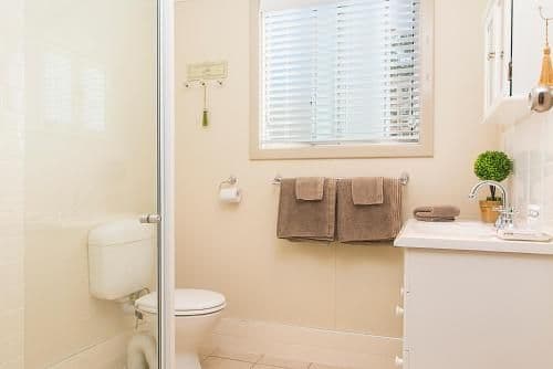 Stoneleigh One-Bedroom Cottage - 1