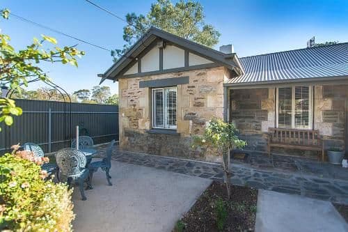Stoneleigh One-Bedroom Cottage - 1