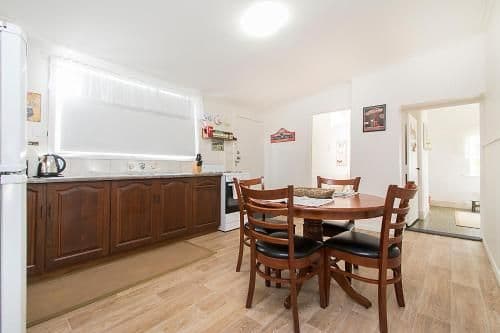 Stoneleigh One-Bedroom Cottage - 2
