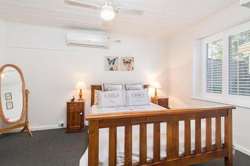 Stoneleigh One-Bedroom Cottage - 2