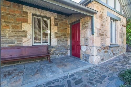 Stoneleigh One-Bedroom Cottage - 2