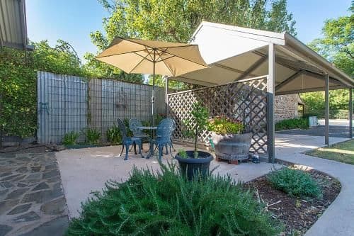 Stoneleigh One-Bedroom Cottage - 2