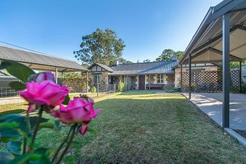 Stoneleigh One-Bedroom Cottage - 2