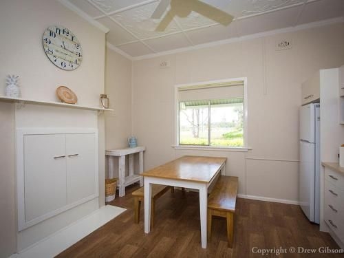 Wine Country Cottage Located Right At The Hunter Valley Gateway, Close To Everything2