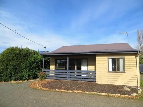 Orford Prosser Holiday Units1