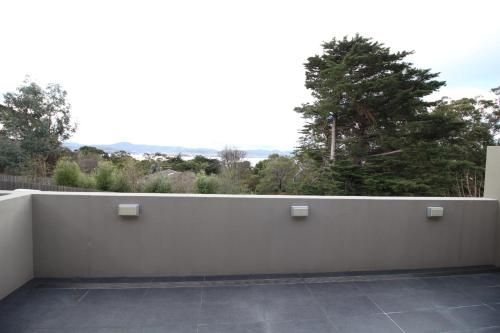 Sunny 3 Bedroom Apartment in Sandy Bay1