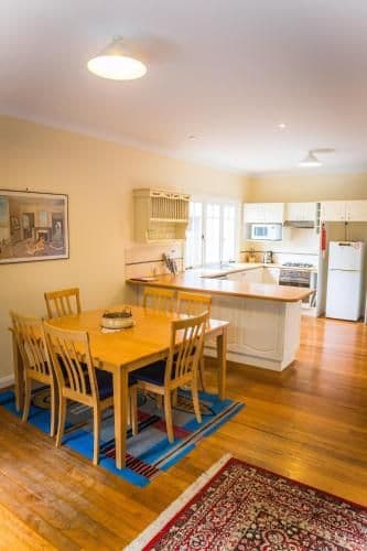 Apple Blossom Three- Bedroom Cottage