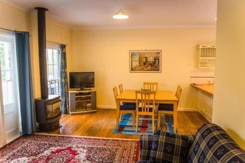 Apple Blossom Three- Bedroom Cottage
