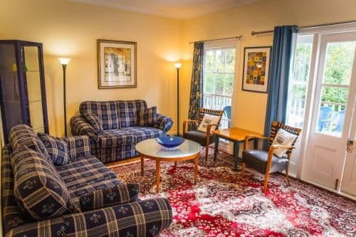Apple Blossom Three- Bedroom Cottage