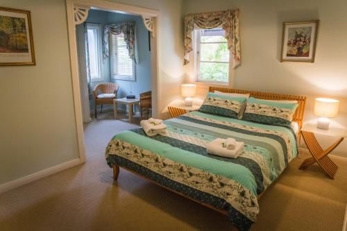 Whispering Pines Cottages2