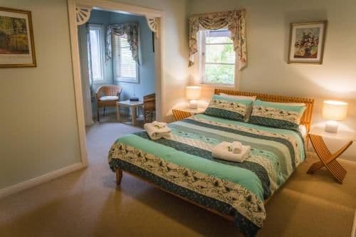 Apple Blossom Three- Bedroom Cottage