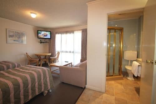 Interconnecting Family Room