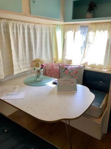 Caravan - Dotty