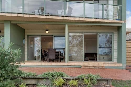 Deluxe 1 Bedroom Riverview Apartment