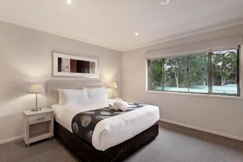 Deluxe 2 Bedroom Riverview Apartment