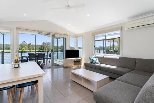Deluxe 2 Bedroom Riverfront Cabin