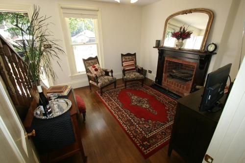 Annies Garden Cottage2