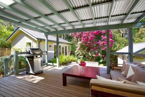 Stonewall Cottage for two with Fireplace0