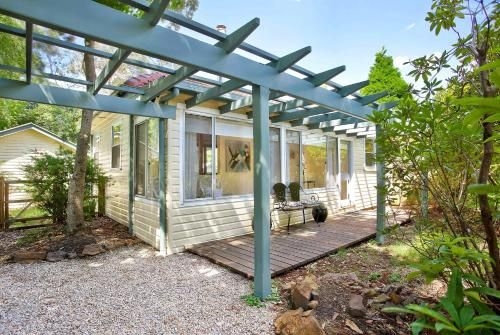 Stonewall Cottage for two with Fireplace3