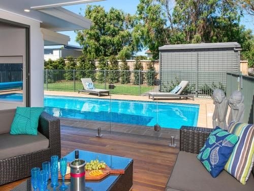 Emerald - coastal walk, swimming pool, pet friendly (Emerald - coastal walk swimming pool pet friendly)0