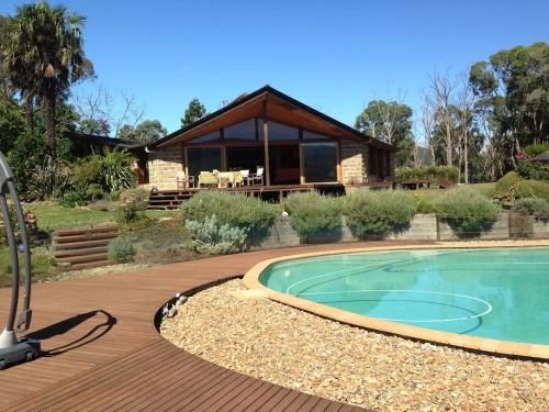 Kangaroo Manor2