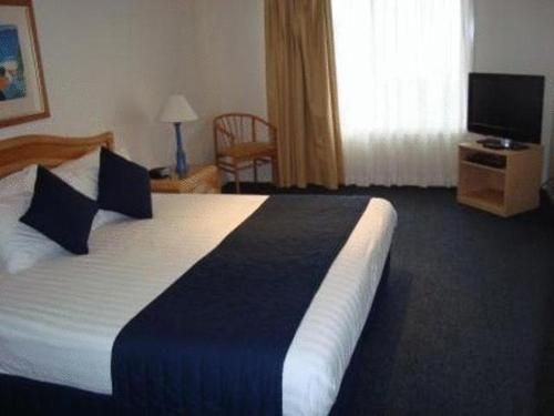 Aqualuna Beach Resort1