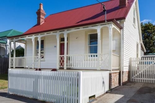 Brampton Cottage0