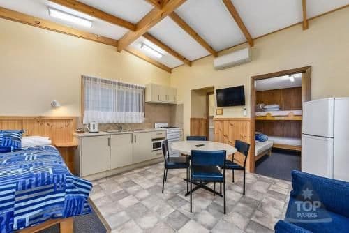 One-Bedroom Holiday Cabin
