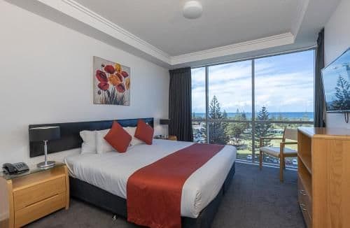 Two-Bedroom Apartment with One Bathroom and Ocean View