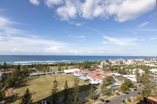 Two-Bedroom Apartment with One Bathroom and Ocean View