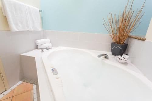 King Spa Room