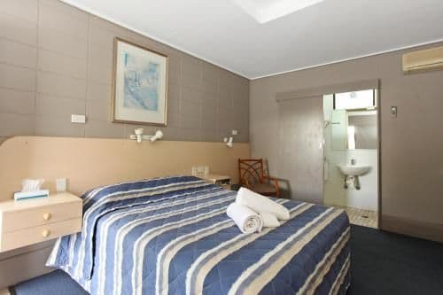 Standard Queen Room