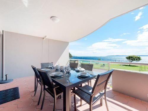 6 'FLORENTINE', 11 COLUMBIA CLOSE - STUNNING UNIT WITH SENSATIONAL VIEWS (6 'Florentine', 11 Columbia Close - Stunning Unit With Sensational Views)0