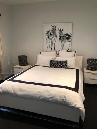 Deluxe 4-Bedroom Apartment