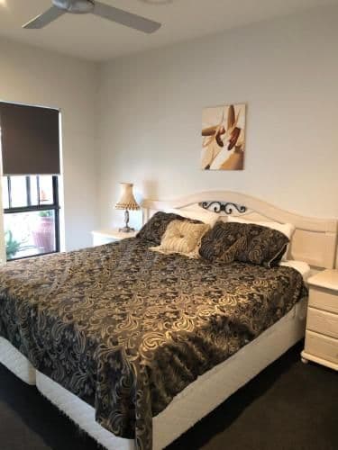 Deluxe 4-Bedroom Apartment