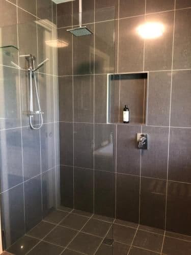 Deluxe 4-Bedroom Apartment