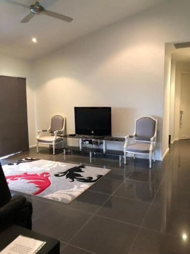 Deluxe 4-Bedroom Apartment