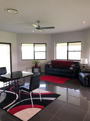 Deluxe 4-Bedroom Apartment