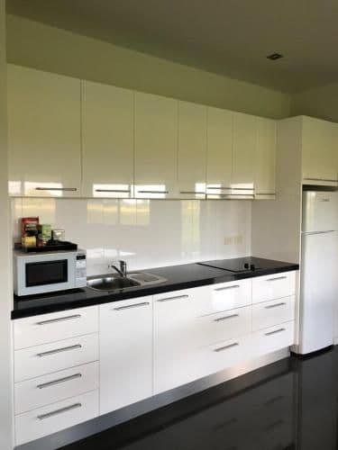 Deluxe 4-Bedroom Apartment