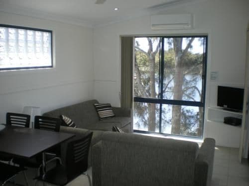 Two-Bedroom Deluxe Waterfront Villa with Spa Bath - 16