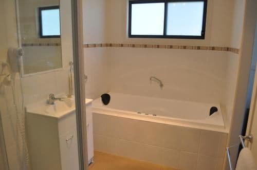 Two-Bedroom Deluxe Waterfront Villa with Spa Bath - 16