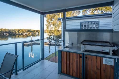 Large Two-Bedroom Deluxe Waterfront Villa with Spa Bath - 10