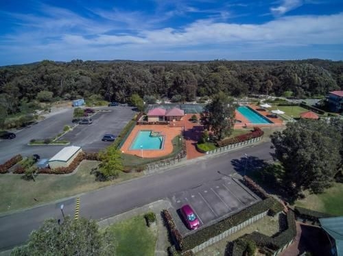 Condo 105 @ Horizons Golf Resort - Salamander Bay NSW3