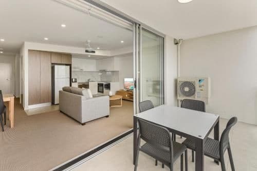 One-Bedroom Apartment with Lake View